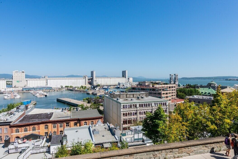 Others 4, Remparts 2 Bed w Private terrace & sauna, Communauté-Urbaine-de-Québec