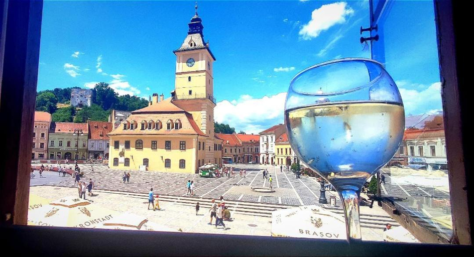 Others 5, 4 Rooms Piata Sfatului, Brasov