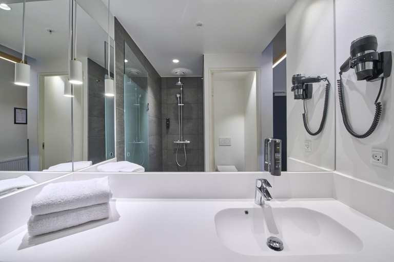 Bathroom 4, Four Points Flex by Sheraton Vejle, Vejle