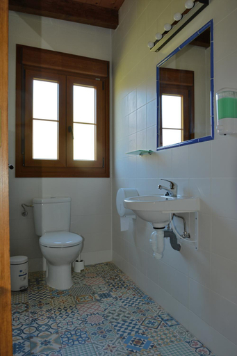Bathroom 3, Albergue Usandi Auto Check-in, Vizcaya