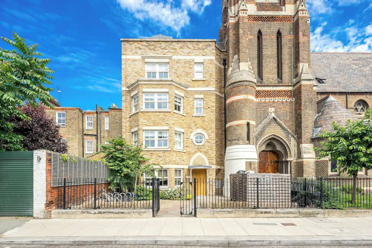 Exterior & Views 2, Designer 1 Bed Flat Barons Court Sleeps 4, Balcony, London