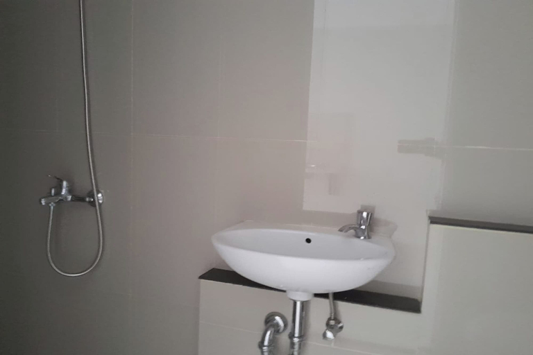 bathroom 6