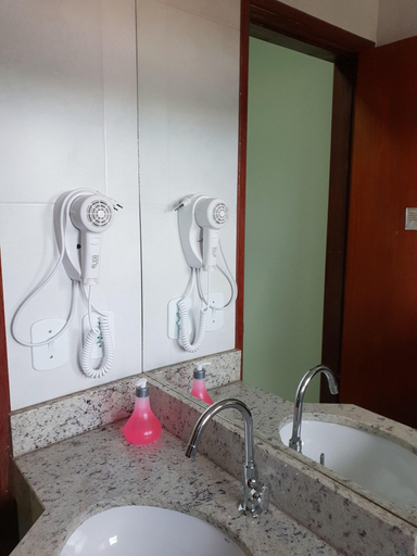 Bathroom 5, Hotel Refugio, Bonito