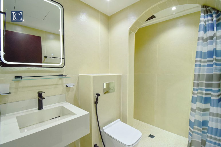 Bathroom 4, Elegant 3BR Apt. 4 Balconies in 29 Blvd, Dubai