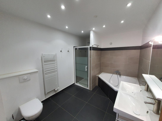 Bathroom, Appartement Piovanacce - T3 avec pisicne privee 10min de Saint-Florent, Haute-Corse