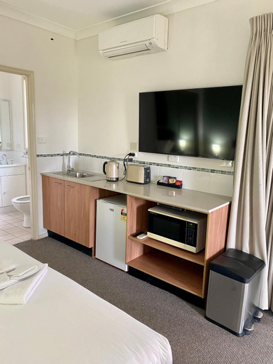 Bedroom 3, Beautiful Villa in the heart of the Hunter Valley, Cessnock