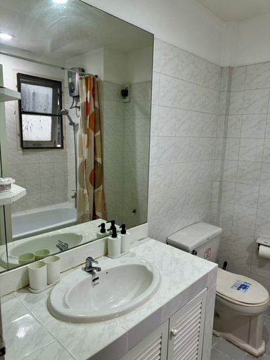 Bathroom 4, Comfy Crib Hostel 2, Wattana