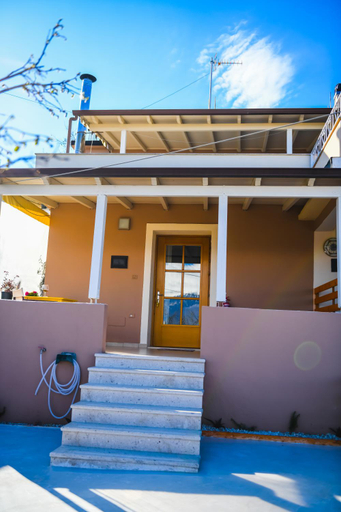 Others 5, Villa Kuci, Drobonik Berat, Beratit