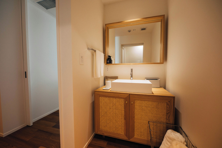 Bathroom 3, Colorit GOTO ISLANDS, Gotō