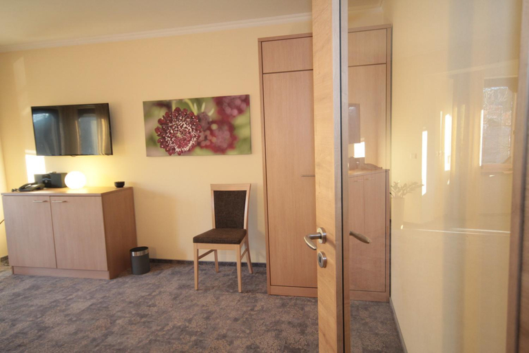 Bedroom 2, Cafe Schneidewind, Hameln-Pyrmont