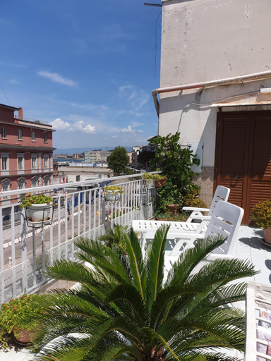 Others 4, La Terrazza sul porto, Napoli