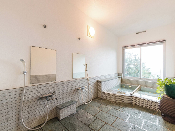 Bathroom 5, Villa FUN Kawana, Itō