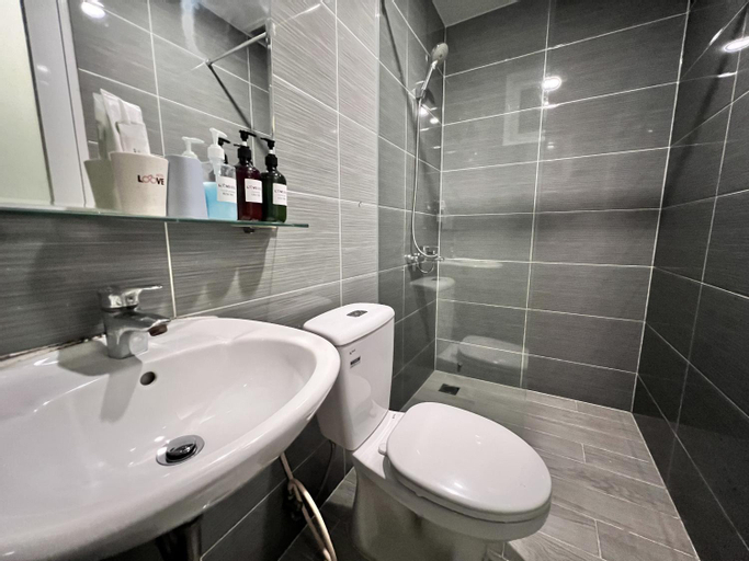 Bathroom 15