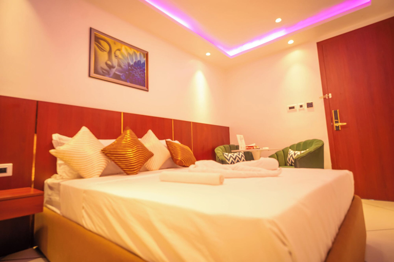 Bedroom 4, J60 Suites, Delhi