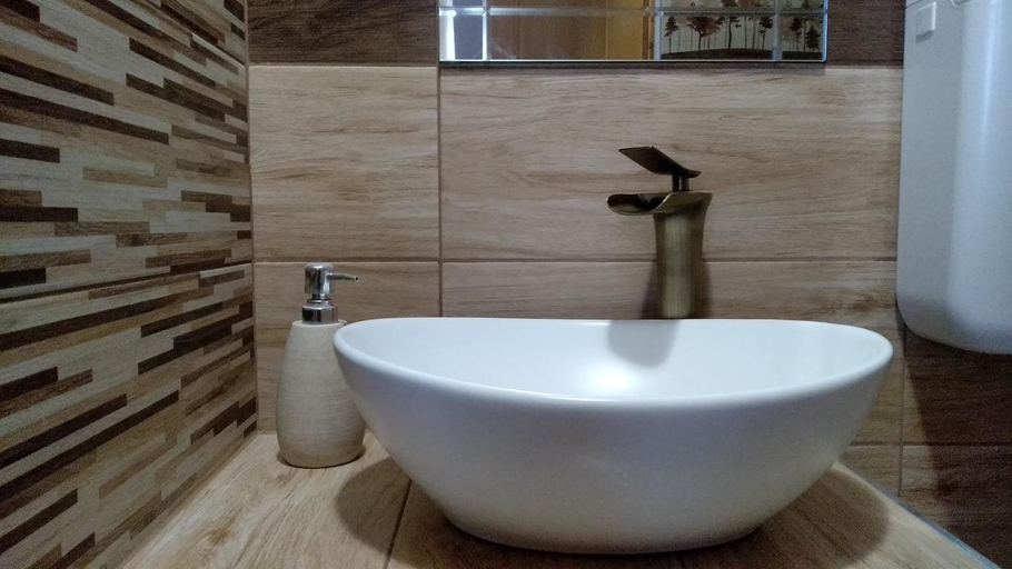 Bathroom 3, Margareta Panzio, Sárospatak