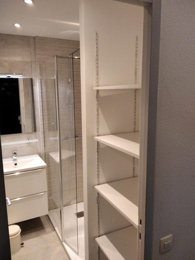 Bathroom, Résidence Graziella Studio 303, Alpes-Maritimes
