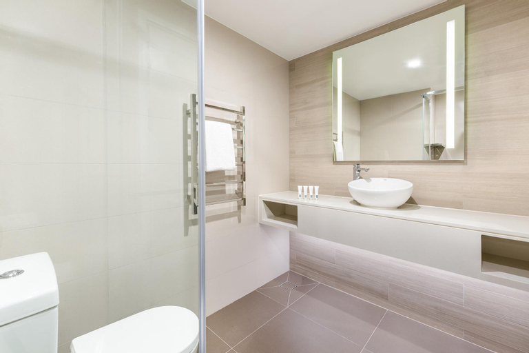 Bathroom 7