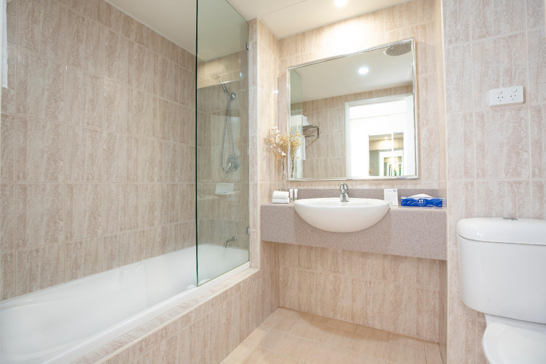 Bathroom 23