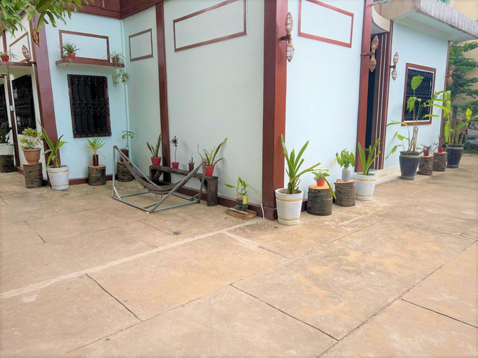 Exterior 2