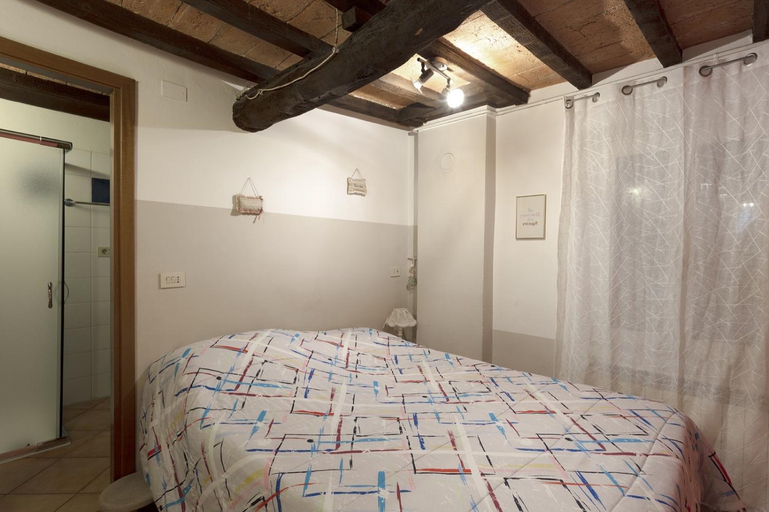 Others 3, Rua Freda Apartments, Modena