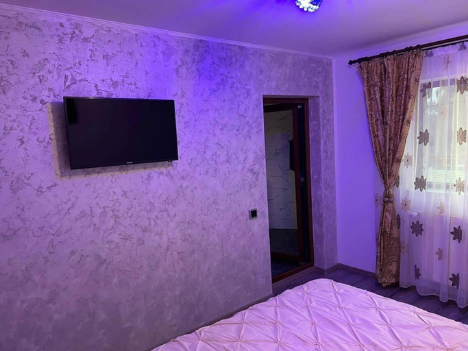 Others 3, Pensiunea B C M, Malu Mare