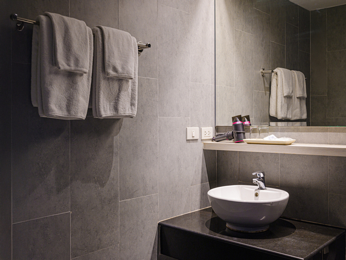 Bathroom 20