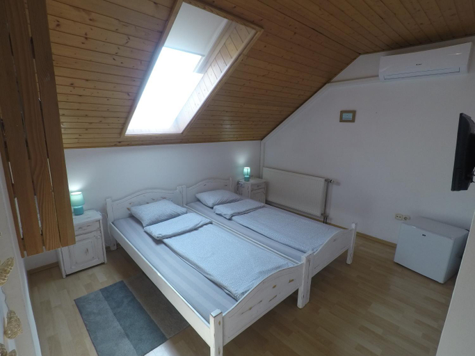 Bedroom 2, Napsutotte Kehida, Zalaszentgrót