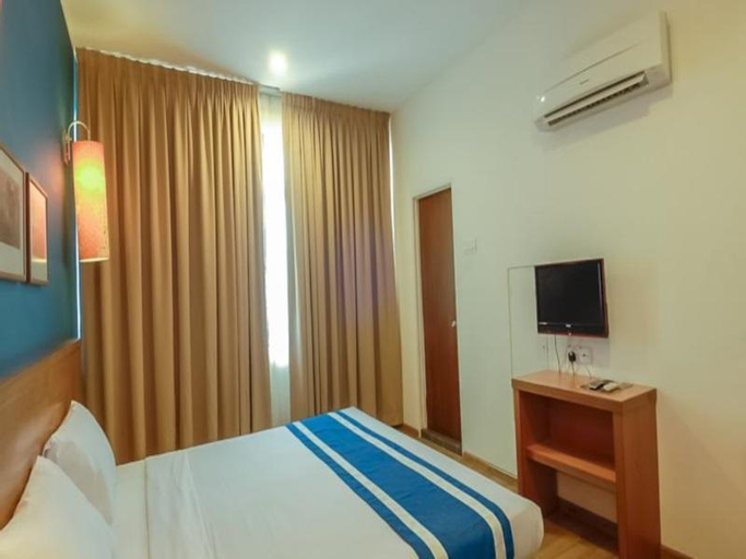 Bedroom 6