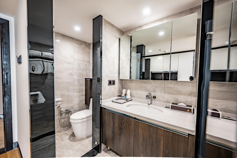 Bathroom 4, Shining Star Hot Spring Hotel, Kunming