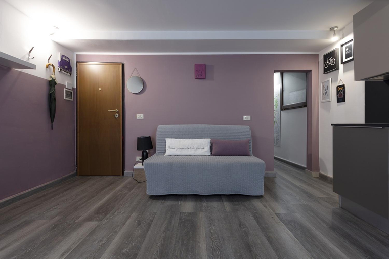 Others 4, Rua Freda Apartments, Modena