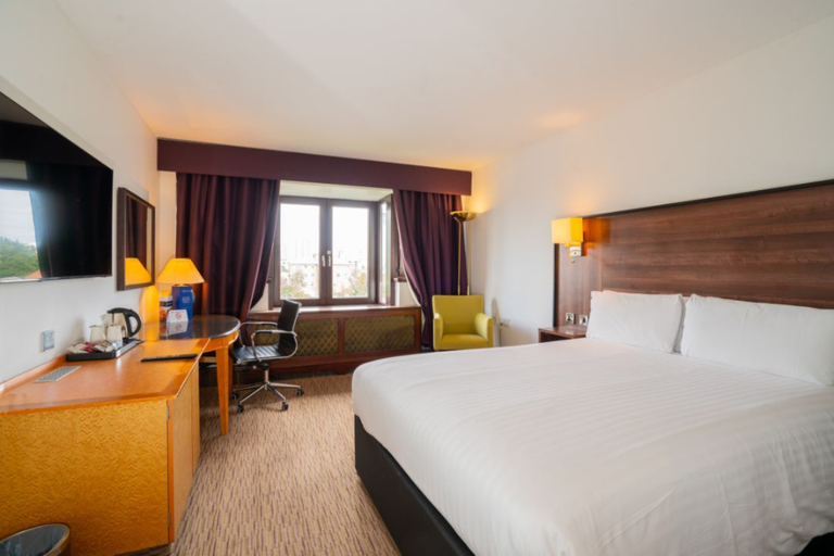 Bedroom 3, Copthorne Hotel Manchester Salford Quays, Manchester
