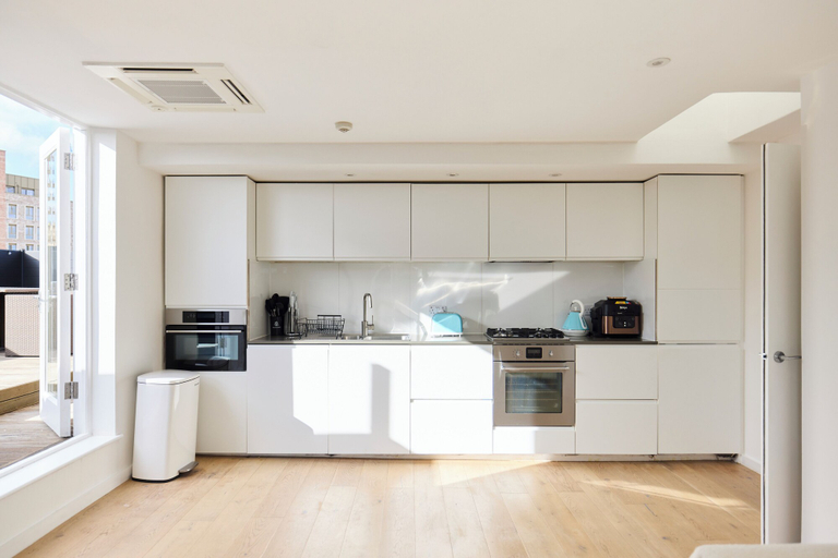 Others 4, The Kennington Wonder - Bright 2bdr Flat With Rooftop Terrace, London