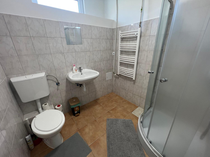 Others 2, Malata Homes, Budapesti