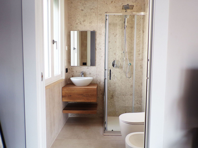 Bathroom 5, Global Hotel, Rimini