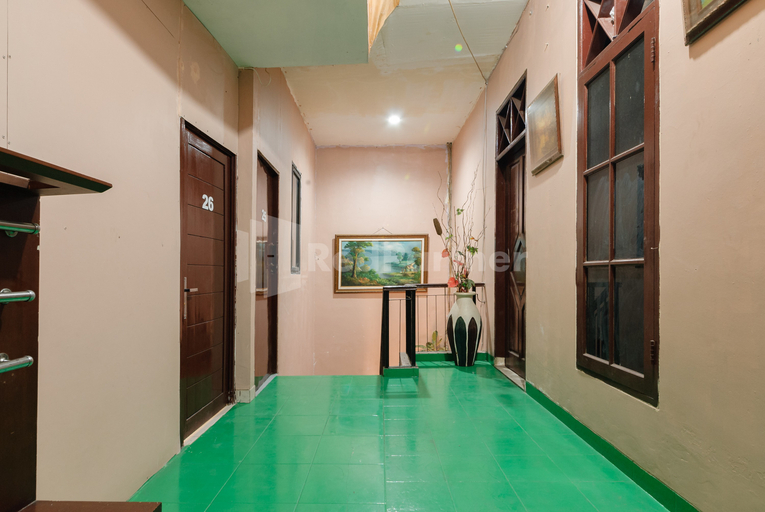 Others 4, SR Residence near Mall Ciputra Cibubur Mitra RedDoorz, Bekasi