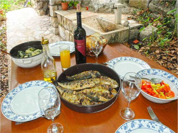Food & Drinks 5, Apartments Cumbelic - One Bedroom Apartment with Balcony and Sea View A2, Mljet