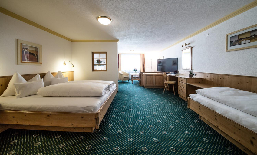 Bedroom 2, Hotel Kristall, Landeck