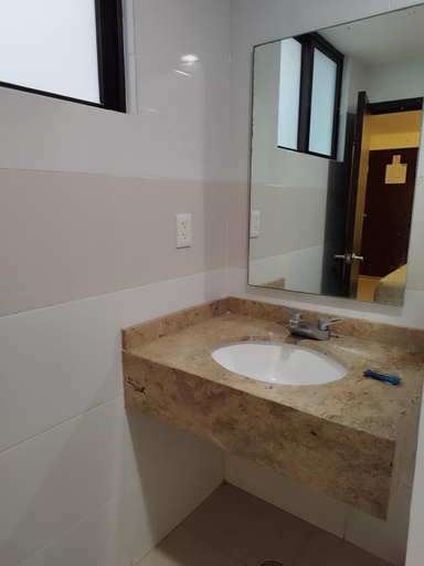 Bathroom 4, Hotel Mar y Tierra, Veracruz