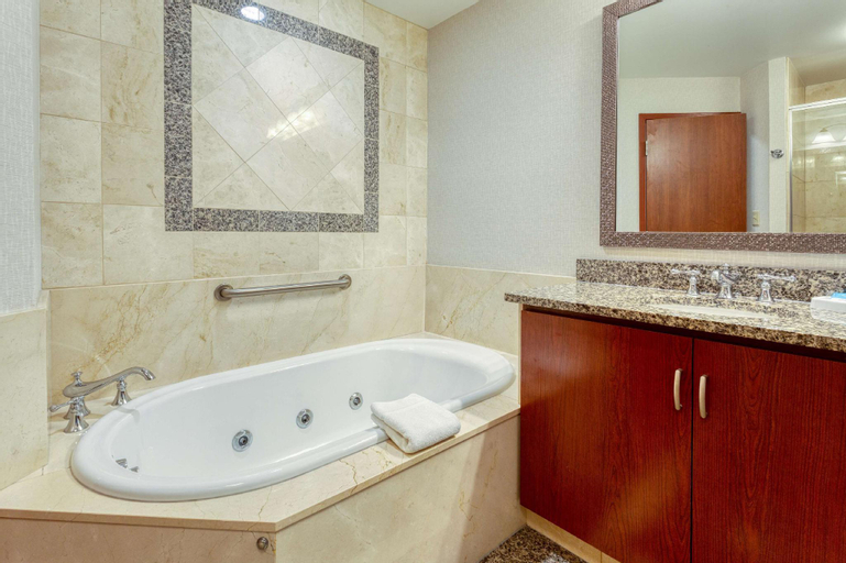 Bathroom 15