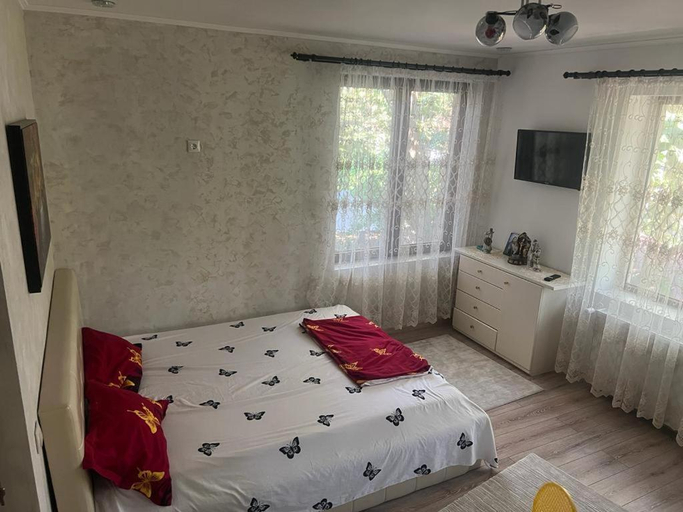 Others 2, Pensiunea B C M, Malu Mare