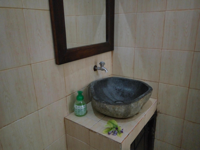 Bathroom 15