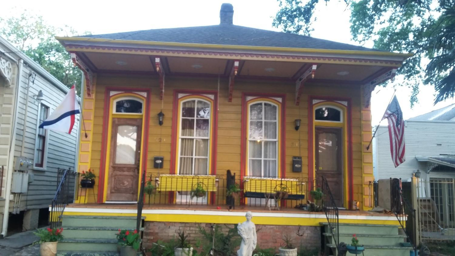 Exterior & Views, Creole Victorian for groups large and small, Orleans