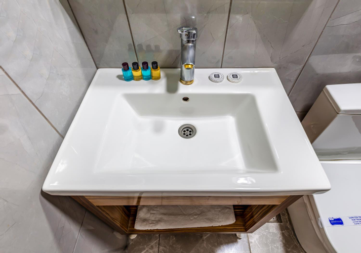 Bathroom 7