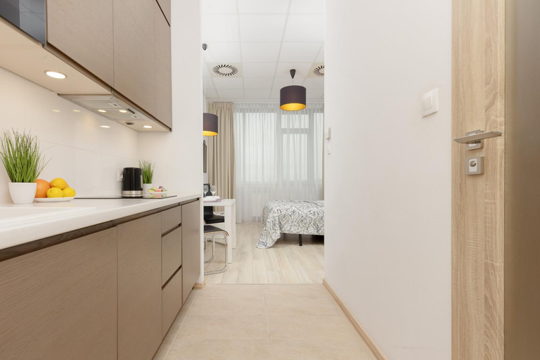 Others 5, Studio Jerozolimskie 216 with Parking by Noclegi Renters, Warsaw