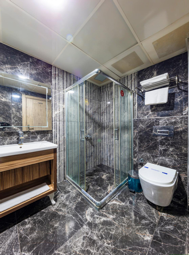 Bathroom 11