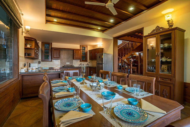 Food & Drinks 3, StayVista at Floradale W/Jacuzzi & Wood-Fire Pizza, Solan