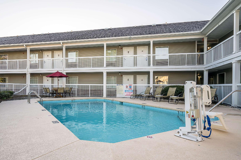 Swimming Pool 1