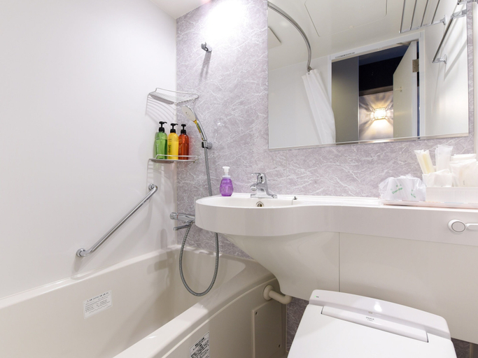 Bathroom 3, Rich Reson AWASE, Okinawa