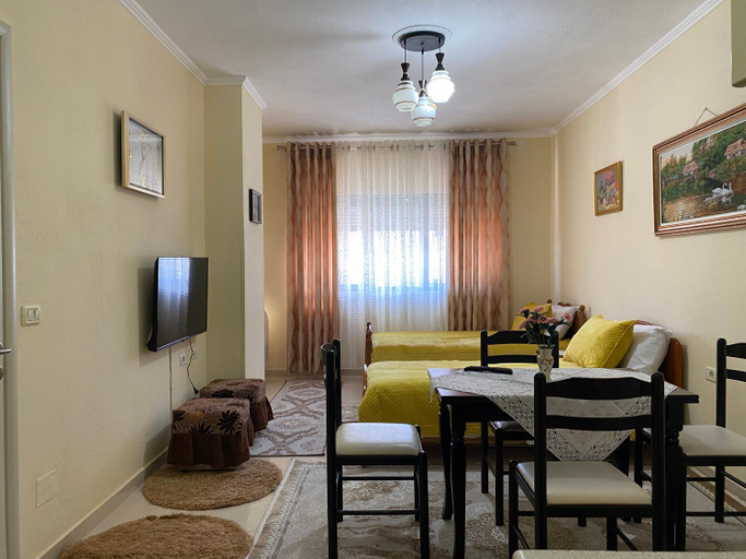 4, Apartment holiday, Pogradecit