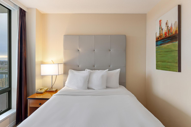 Bedroom 3, Executive Hotel Vancouver Airport, Greater Vancouver